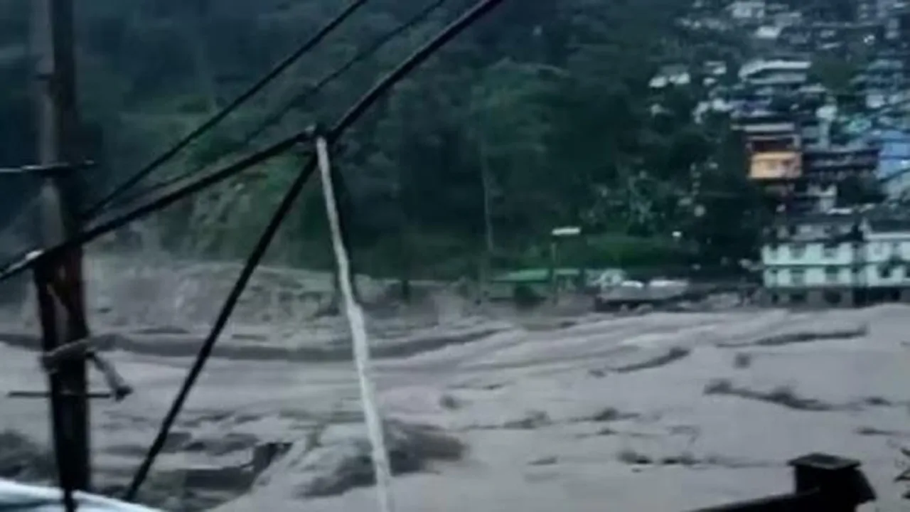 Tewaskan Enam Korban Jiwa! Pelajaran dari Banjir Bandang di Sikkim