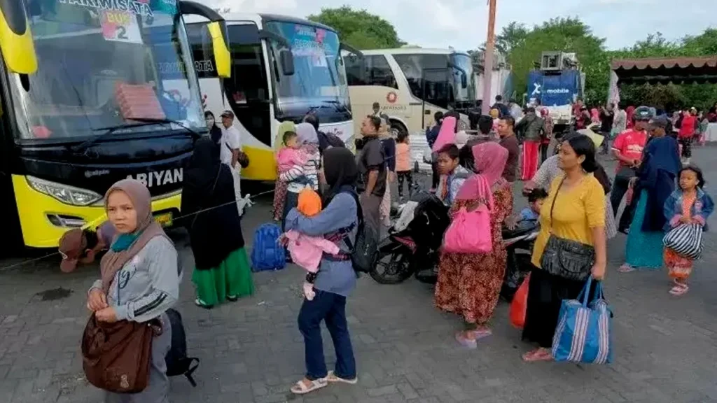 Pemerintah Berikan Diskon Tarif Transportasi Umum untuk Mudik Lebaran 2025